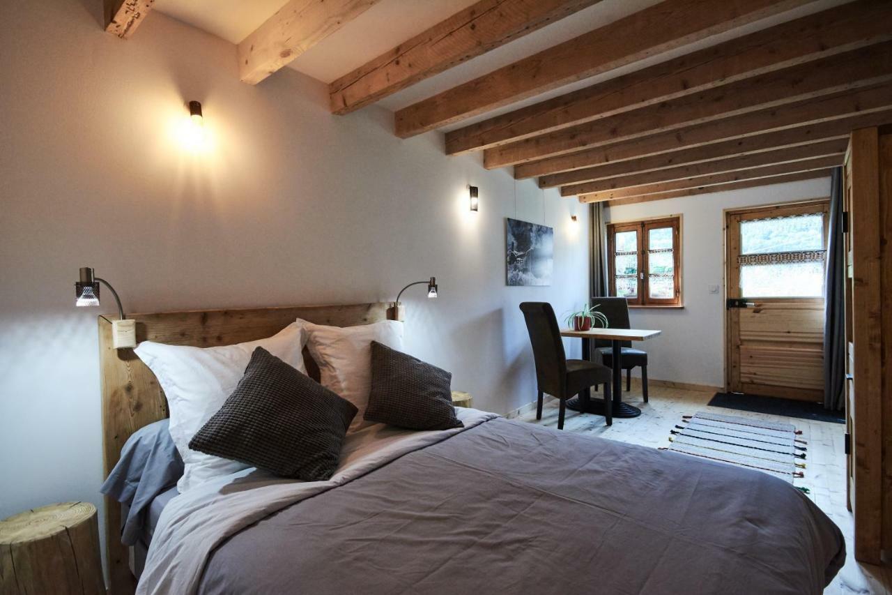 ラ・プラーニュ La Foyere Bed & Breakfast エクステリア 写真