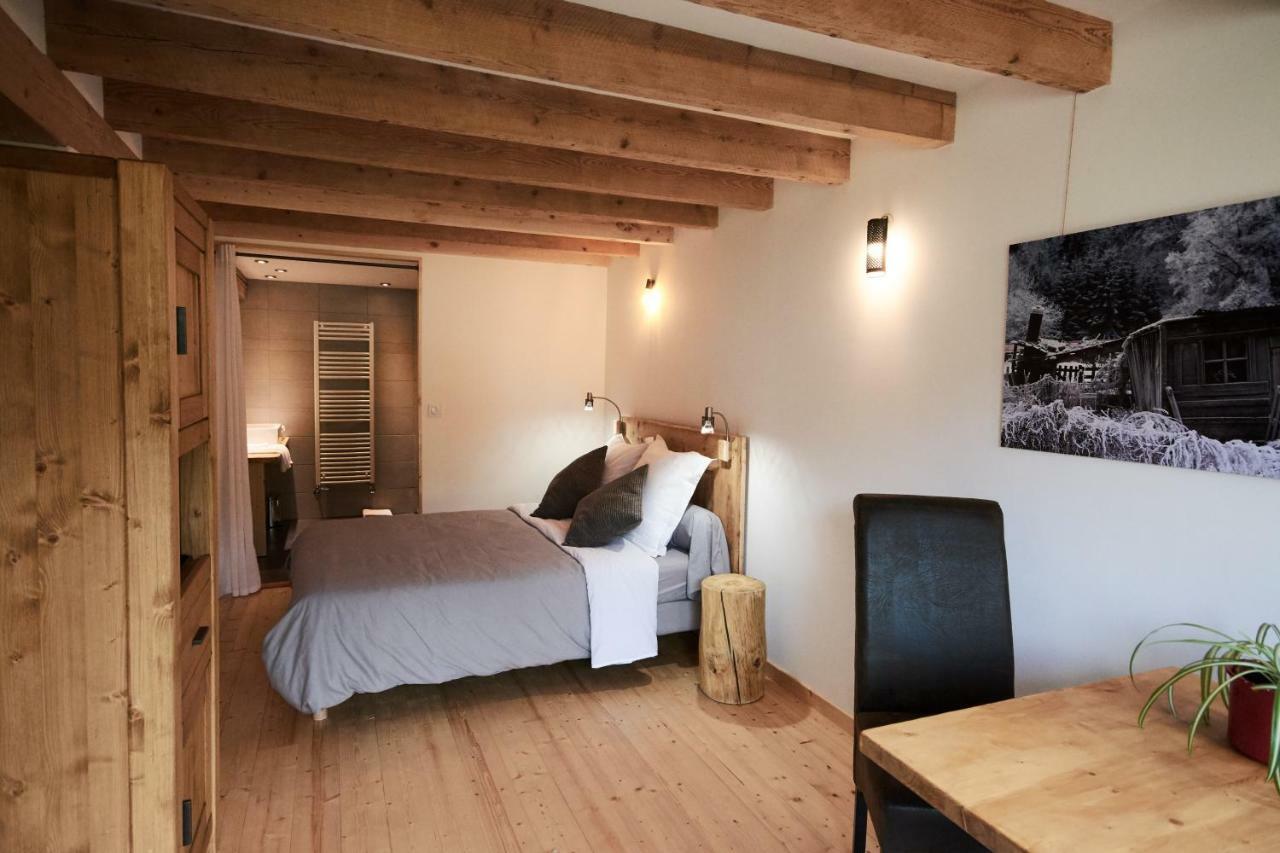 ラ・プラーニュ La Foyere Bed & Breakfast エクステリア 写真