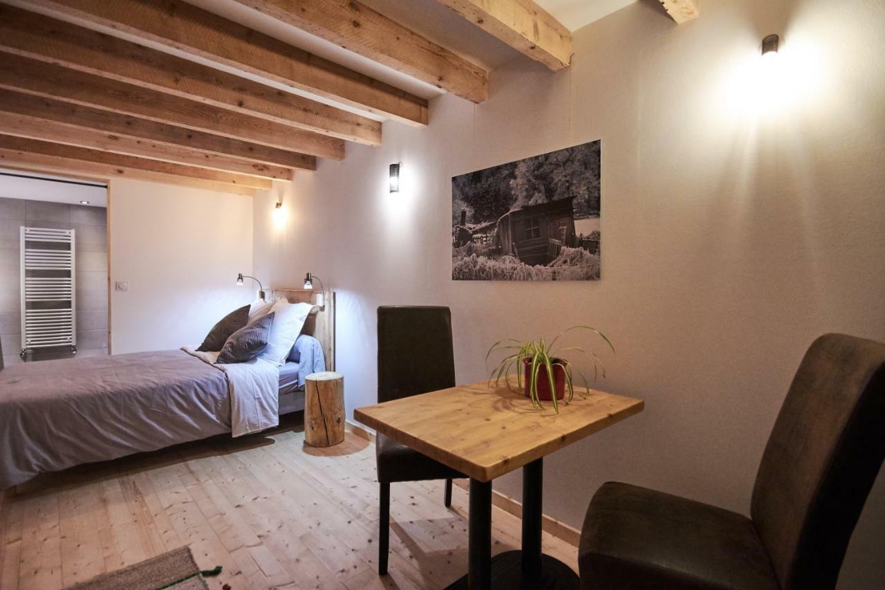 ラ・プラーニュ La Foyere Bed & Breakfast エクステリア 写真